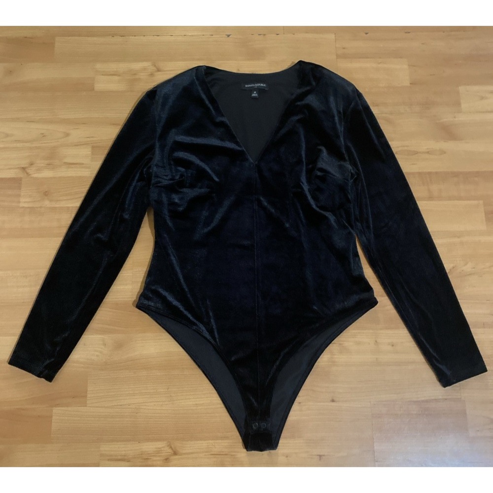 Banana Republic Black Velvet Long Sleeve Women's Size Medium Snap‎ Bodysuit